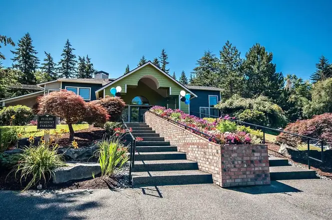 Brackett Apartments - pet-friendly rental in Edmonds