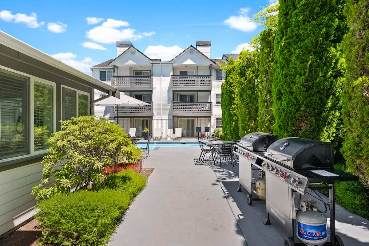Erlands Point Apartments - pet-friendly rental in Bremerton