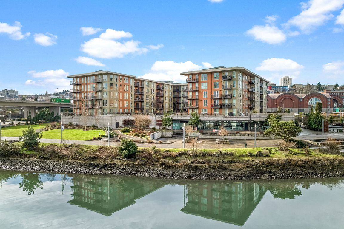 The Henry - pet-friendly rental in Tacoma